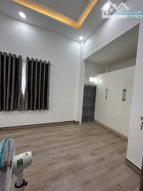 BÁN NHÀ 2 TẦNG HẺM XE HƠI HUỲNH TẤN PHÁT Diện tích: 4x16m (CN 50m²) Kết - 2