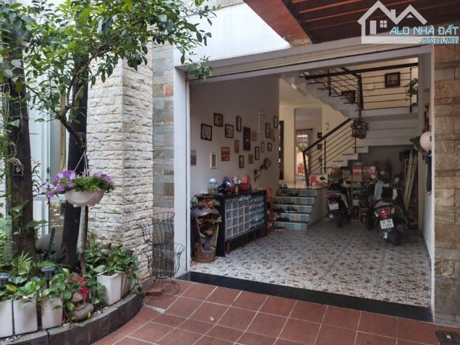 BÁN. BIỆT THỰ MT - ĐƯỜNG 14M (10x19M)– KỀ AEON MALL BÌNH TÂN – TẶNG FULL NT - Giá:25Tỷ (TL - 2