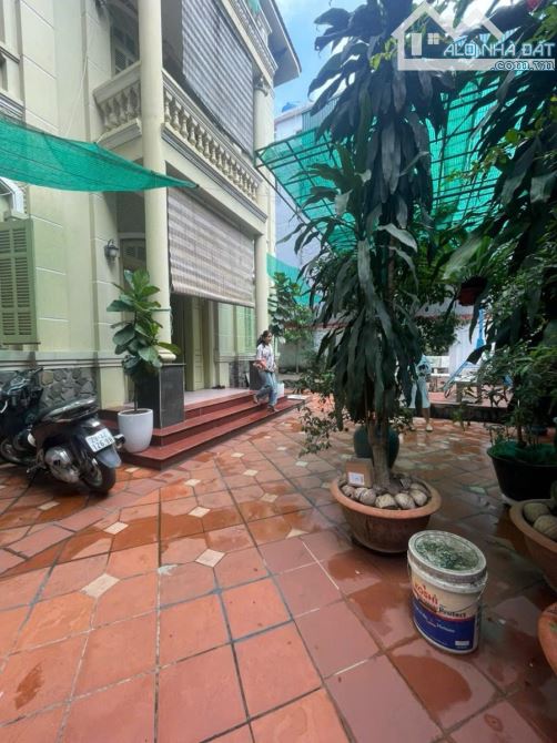BÁN BIỆT THỰ XUÂN THỦY 218M2 – KIẾN TRÚC PHÁP – SÂN VƯỜN ĐẸP – 55 TỶ CẦU GIẤY - 2