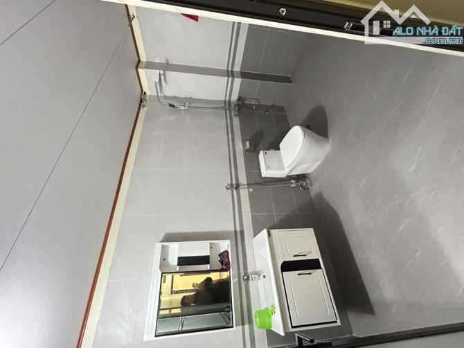 40 m2 / 5.5 tỷ/5 tầng Thang máy/Nguyễn Bình - 2