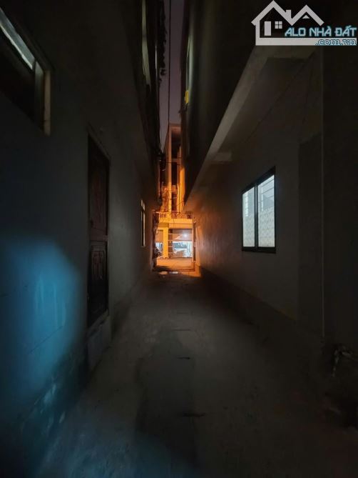 9.9 tỷ/ 142 m2/ 7.3 M tiền/ Ngõ Ô Tô/ Nguyễn Bình - 2