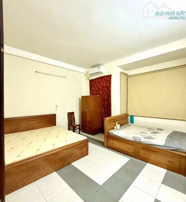 Bán nhà Quận 7 - 110m2 - 7.x tỷ - shr - hẻm 1 sẹc - p. Phú Thuận - 2