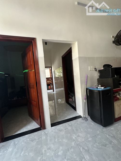 Chính chủ cần bán nhanh căn nhà nghỉ 3 tầng lô góc mặt tiền đường lê đại hành - 2