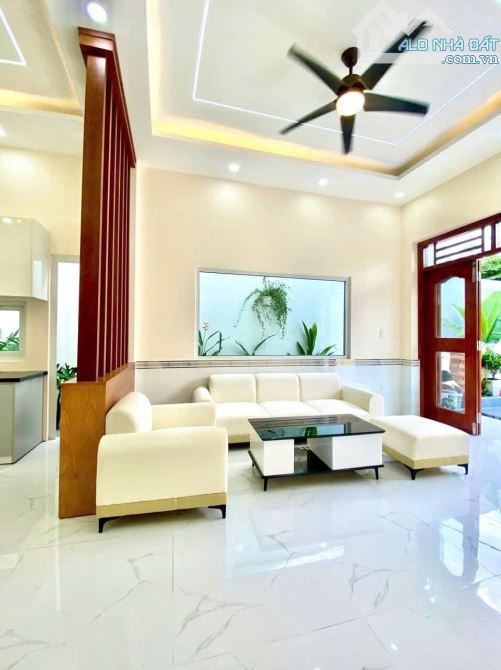 Cần bán căn biệt thự nhà vườn Thị Trấn HM 7,6*16m đg xe hơi 3pn2wc Giá 4tỷ 390tr - 2