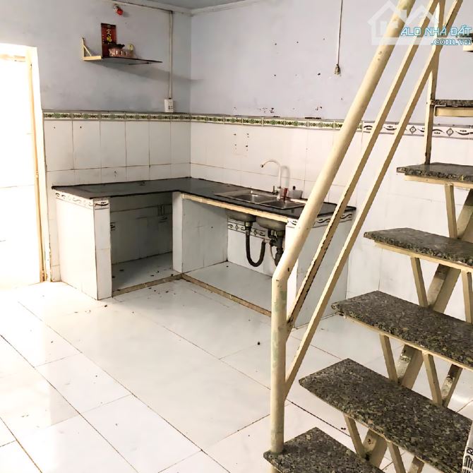 HẺM XE HƠI THÔNG – DIỆN TÍCH TO – Ở NGAY - HOẶC CHO THUÊ KHO XƯỞNG - NGAY LÊ TRỌNG TẤN - 7 - 2