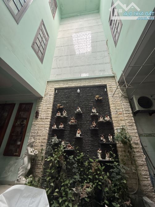 Chính chủ cần bán nhanh căn nhà 3 tầng mặt tiền đường cách mạng tháng 8. Khuê Trung cẩm lệ - 2