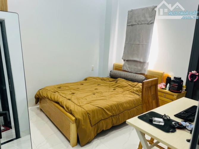 BÁN NHÀ 3 TẦNG MẶT TIỀN CAO SƠN 8 - 2