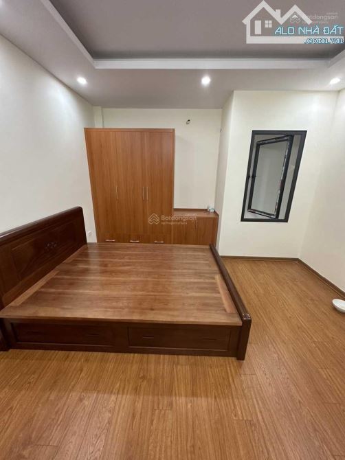 Bán nhà phố Nguyễn Chí Thanh phân lô ô tô tránh dt 45 m2 x 5 t  ô tô vào nhà giá 20 tỷ - 2