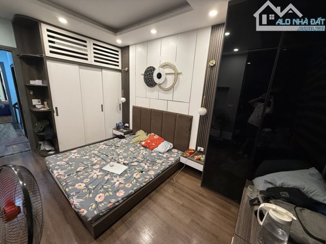 Văn quán 45m 4t mt3,5m ngõ cực to,ô tô tránh cách 5m, tiện ích xung quanh bạt ngàn,an sinh - 2