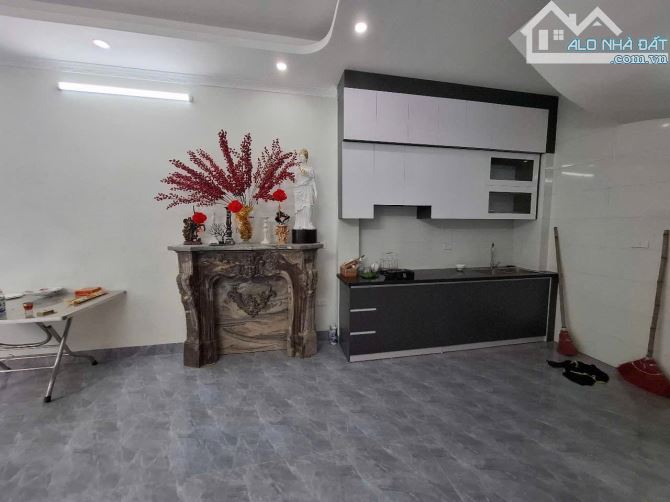 ĐẠI CÁT – 34M² – 5 TẦNG – MT 4.2M – LÔ GÓC, Ô TÔ ĐỖ CỬA, BÃI XE GẦN NHÀ – 5.9 TỶ - 2
