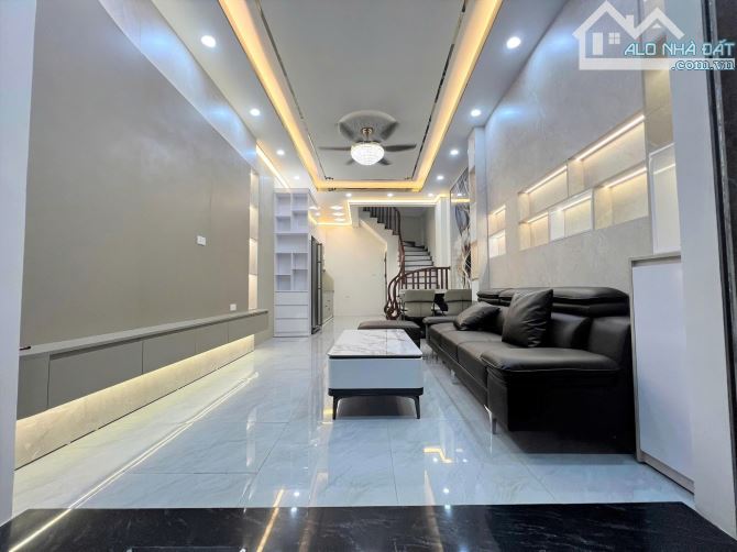 Bán nhà Võ Chí Công, 37m², 5 tầng, lô góc 2 thoáng, 7,2 tỷ (hiếm) - 2