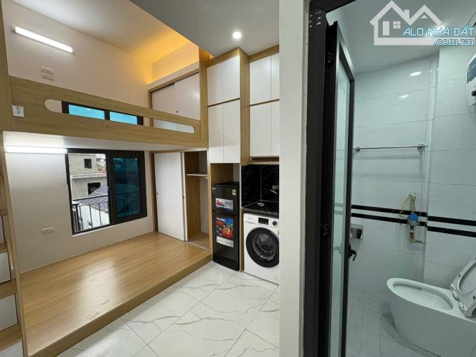 Cho Thuê CCMN 46 Hào Nam Đống Đa 25m2 Gác Xép +Giường Cửa Sổ Ban Công Giặt Riêng Thang Máy - 2