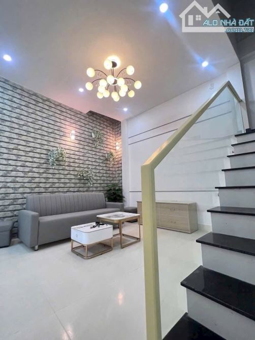 Nhà 2 tầng 2 mặt thoáng kiệt ô tô Nguyễn Lộ Trạch - 2