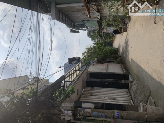SÁT MẶT TIỀN - BÁN ĐẤT TẶNG 2 CĂN NHÀ 2 TẦNG - PHẠM VĂN ĐỒNG - 150m2 - 9,x Tỷ - 2