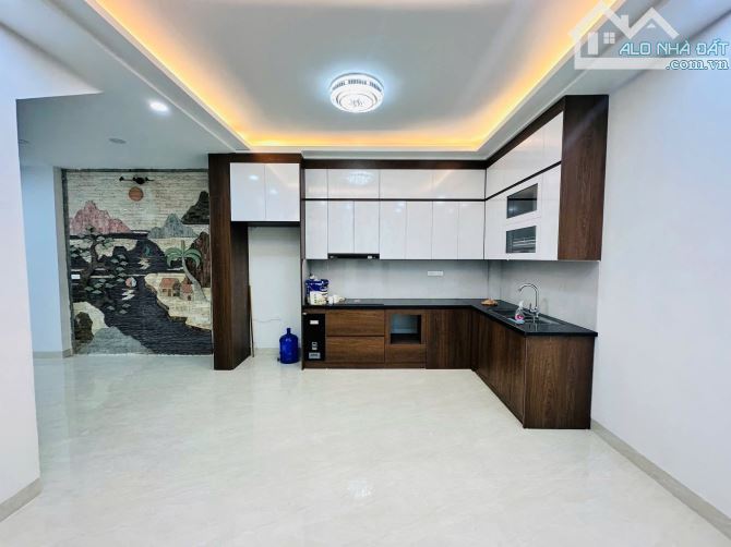 Chủ cần bán gấp nhà Dương Quảng Hàm Cầu Giấy ngõ thông oto KD 65m x6t nhỉnh 21 tỷ TL. - 2