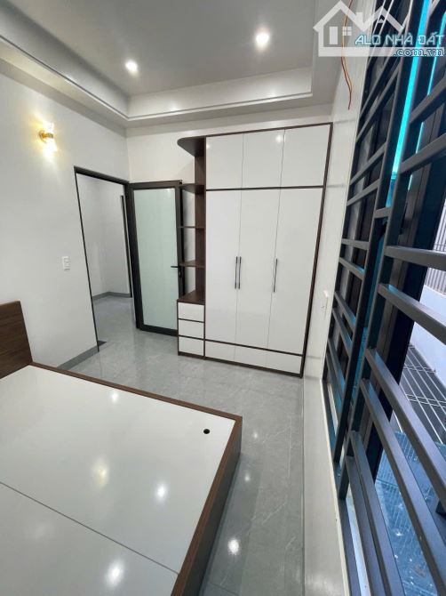 Bán nhà 3 tầng ngõ phố Tống Duy Tân, ph Ngọc Châu, TP HD, 40m2, mt 4.8m, 3 ngủ, 2.55 tỷ - 2