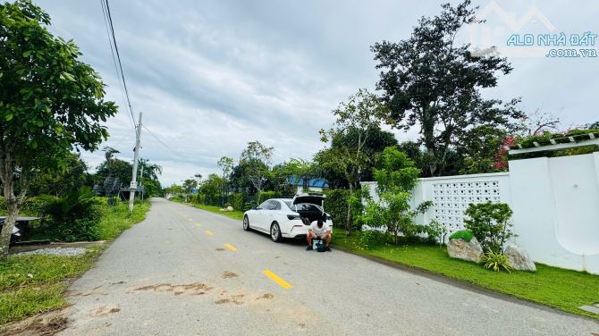 CĂN NHÀ VƯỜN RỘNG 20M ngay CHỢ LÁNG DÀI GẦN BIỂN LỘC AN🏝️🏝️ ------ Dt: ngang 20x23m - 2