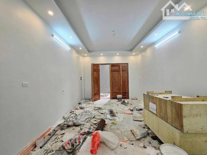 CẦN BÁN NHÀ NGÕ 355 XUÂN ĐỈNH - DT 37M2- 6 TẦNG - MT 4,3M - GIÁ 10,8 TỶ - 2