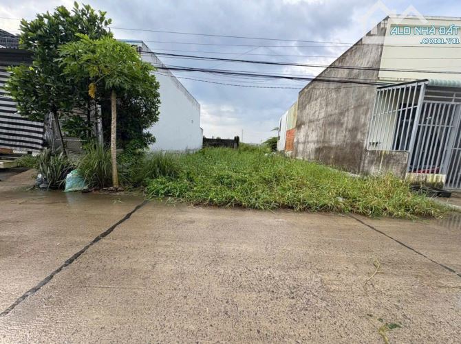 Đất thổ cư ấp 1 Tân Bửu Bến Lức Long An đường xe tải giá 1ty650 - 2