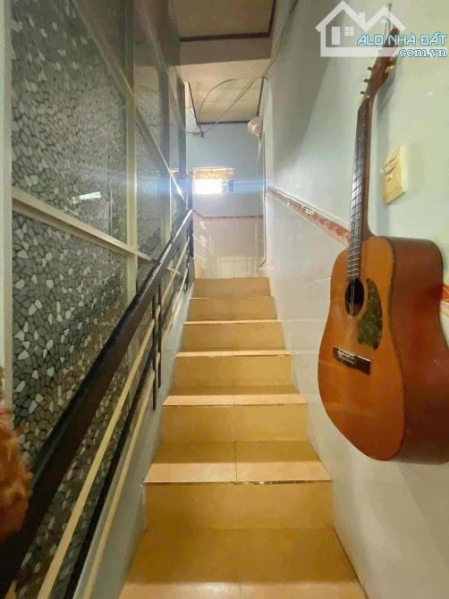 NHÀ HẺM TRUNG TÂM BÀ TRIỆU ( cách bà triệu 20m hẻm xe hơi 5m - 2