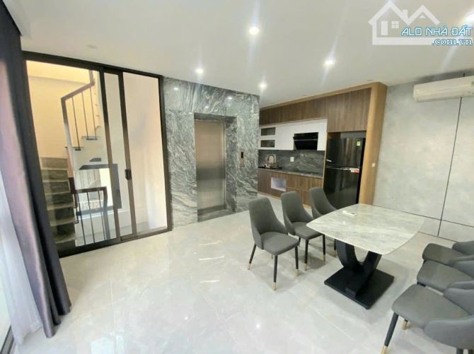 BÁN NHÀ HỒNG TIẾN BỒ ĐỀ, THANG MÁY LONG LANH, TẶNG NỘI THẤT CHẤT, 25M RA PHỐ, GIÁ MỀM NHƯ - 2