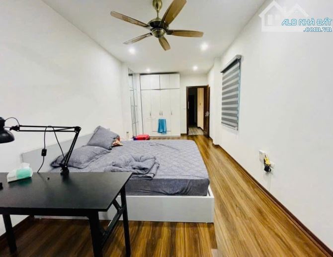 Nhà CỔ LINH-THẠCH BÀN-AEON. LONG BIÊN-THANG MÁY-ôtô tránh đỗ-Kinh doanh-mới kính koong. - 2