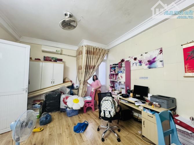 BÁN NHÀ PHỐ TRẠM - LONG BIÊN - 41M2 - 6.45 TỶ - GẦN VƯỜN HOA - KHU DÂN TRÍ CAO - 2