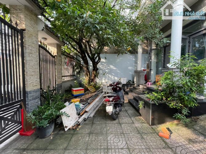 Nhà 1 Trệt 1 Lầu, DT 196m2 Ngang 8m, Đường 79 Ngay UBND Q9 Cũ, Phước Long B - 2