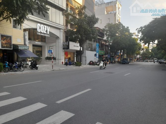 Bán nhà đất vàng mặt phố Huế duy nhất còn lại cực đẹp 285m2 MT 11m, giá chào 198 tỷ - 2