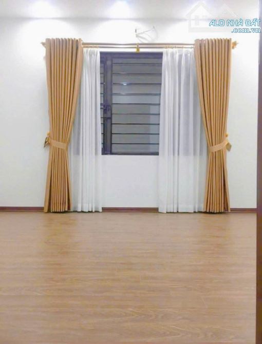 NHÀ ĐẸP 5 TẦNG - KHU VỰC HOT - CỔ LINH- GẦN CẦU VĨNH TUY, DT 32M MT 5M GIÁ 6,25 TỶ - 3