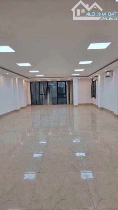 MẶT PHỐ QUAN HOA - TÒA VP 9 TẦNG - THANG MÁY - VỈA HÈ RỘNG - KD - DT 143m² 110 tỷ - 3