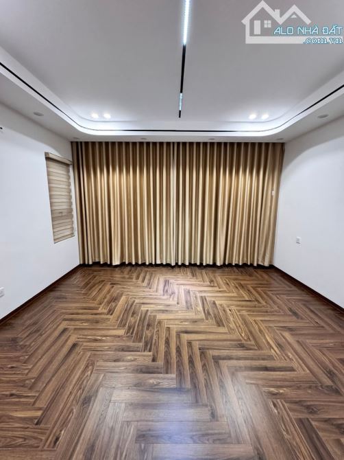 6 tầng thang máy mới mặt ngõ Trần Duy Hưng, kdoanh tốt, gần Phố, oto, 50m2. Giá 22.5 tỷ - 3