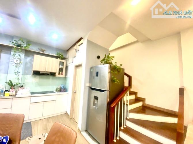 Bán Nhà Phố Cổ Ngọc Lâm 56m2-Hơn 9 tỷ-DÂN XÂY FULL NỘI THẤT- 100m RA CẦU CHƯƠNG DƯƠNG - 3