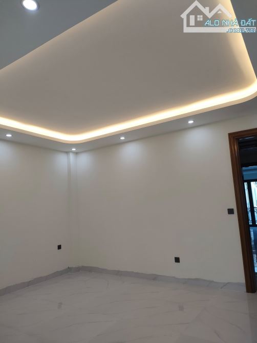 Bán Nhà Nguyễn Đức Cảnh Full nội thất-  thang máy - 40m2 5T ô tô qua giá chỉ 9.8 tỷ - 3