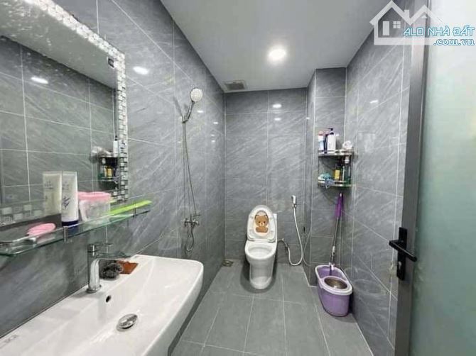🏡 CẦN BÁN NHÀ 1 TRỆT 2 LẦU – DT 5x15M – GIÁ CHỈ 4 TỶ 1 – CÓ CHỖ ĐỂ Ô TÔ TRONG NHÀ - 3