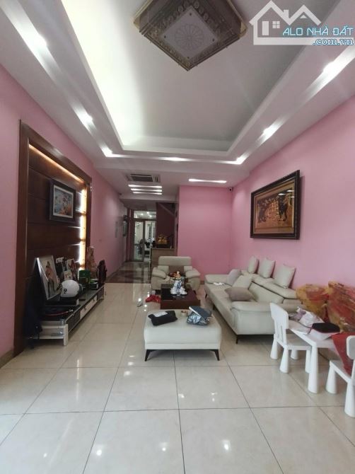 Bán nhà mặt phố Lý Thường Kiệt- Hà Đông 35m2- 5 tầng- phân lô- vỉa hè giá 12 tỷ - 3