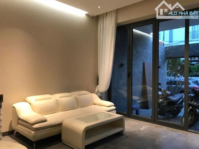 42 tỷ TL, Bán nhà 7x20 ngay ngã ba Xuân Thủy - Quốc Hương, nội thất cao cấp, 4 PN, SHCC - 3