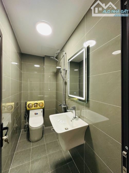 Nhà Hồ Tùng Mậu - 6 tầng - 40m2 - ngõ rộng - lô góc - 3