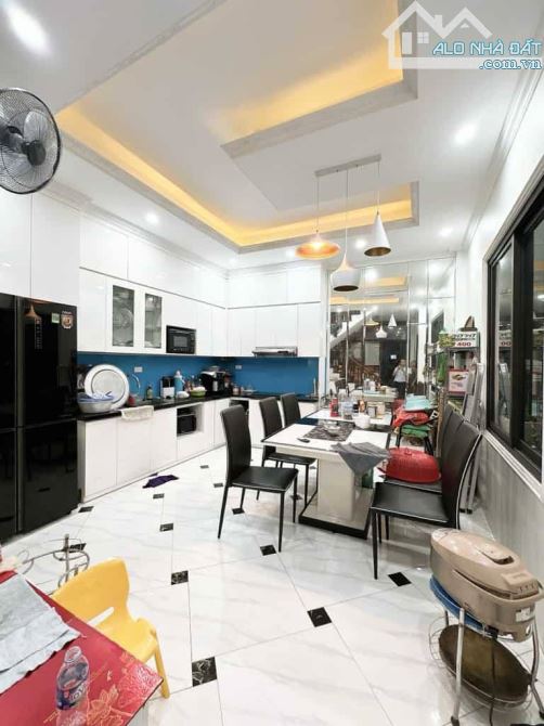 Siêu Hiếm Dương Quảng Hàm 45m,5 Tầng Ngõ rộng 3m5 Ô Tô Đỗ , Sát Phố 30m, Dân Xây - 3
