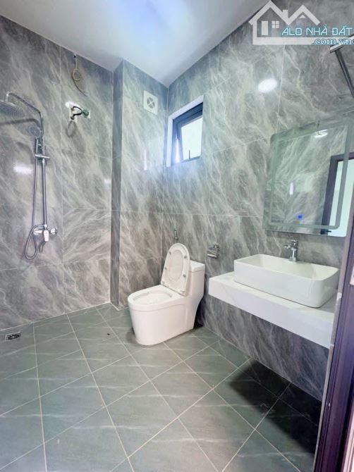 Tôi chính chủ cần bán nhà P. Lê Lợi, Hà Đông, DT 48m 5T  gần phố, Giá chỉ từ 9 tỷ - 3