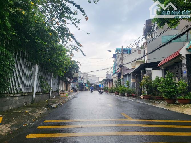 Bán khu nhà đất 14m mặt tiền đường 379 TNPA quận 9 20tỷ/263m2 - 3
