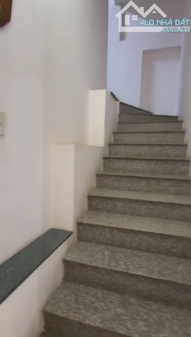 Bán nhà Đoàn Thị Điểm 2PN 1 WC 100m2 giá 3,8 tỷ - 3