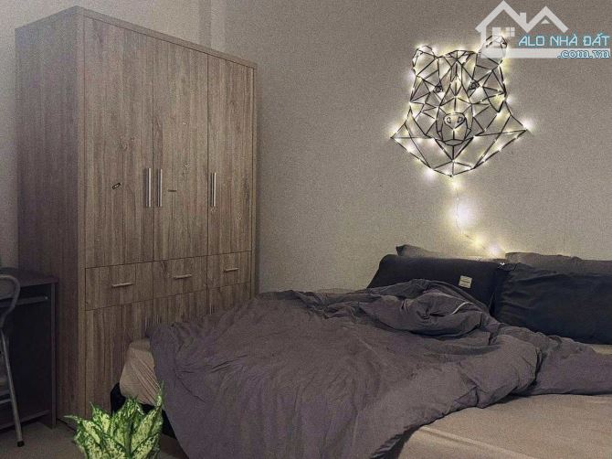 🚘HẺM NHỰA XE TẢI - P5 PHÚ NHUẬN - 4 TẦNG ĐẸP - 40M2 A4 - DÒNG TIỀN 300tr/ Năm - NHỈNH 8 T - 3