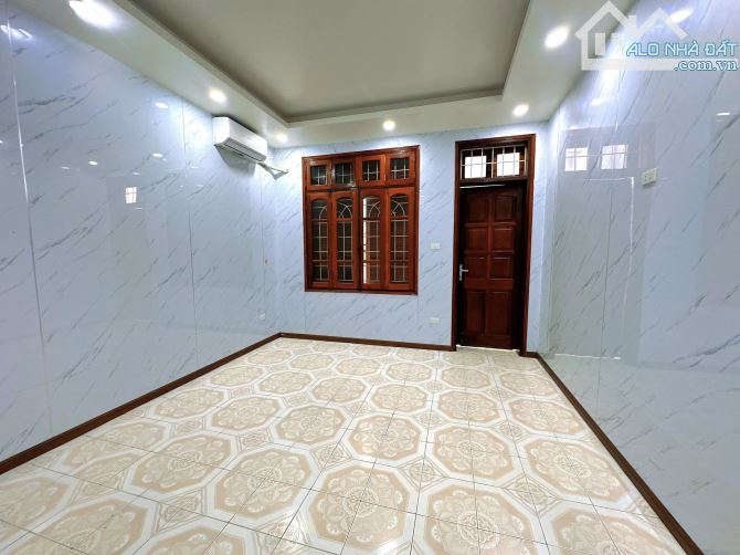 BÁN NHÀ NGUYỄN HY QUANG ĐỐNG ĐA 48m 4T Mt 4m GIÁ 16.7 TỶ PHÂN LÔ Ô TÔ KINH DOANH Ở SƯỚNG. - 3