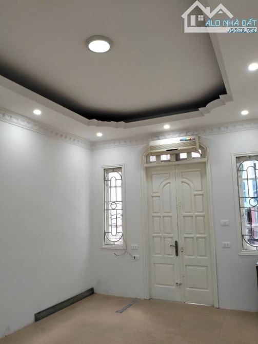 BỒ ĐỀ  LONG BIÊN NHÀ DÂN XÂY-MẶT TIỀN RỘNG-Ô TÔ TRÁNH- NGÕ THÔNG -GẦN HỒ - 3