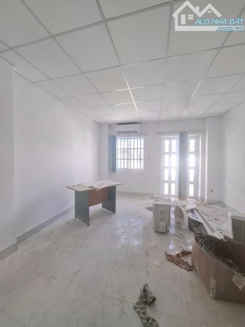 Nhà 2 tầng  Hẻm 8m có vỉa hè  vài bước ra mặt tiền Lê trọng Tấn Tân Phú  4.3x18m Giá 9.5Tỷ - 3