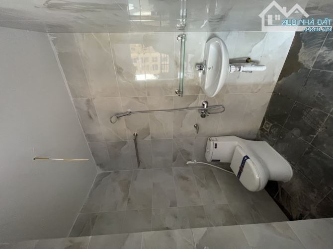 BÁN CHUNG CƯ TRẦN QUÝ KIÊN 60M2 TẦNG TRUNG GIÁ CHỈ 5.2 TỶ - 3