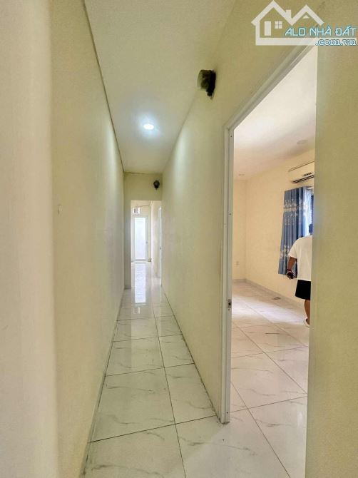 Chung cư Quận 10, 3 phòng ngủ, sổ hồng riêng, chỉ 2.8 tỷ - 3