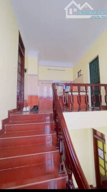 Cần bán nhà mặt ngõ ô tô chánh đỗ kinh doanh Hoàng Quốc Việt - 3