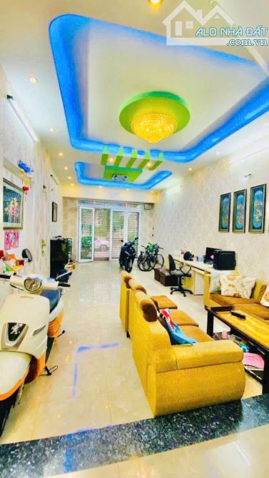 Bán nhà 1 trệt 2 lầu sổ riêng thổ cư p. Tân Phong - 3